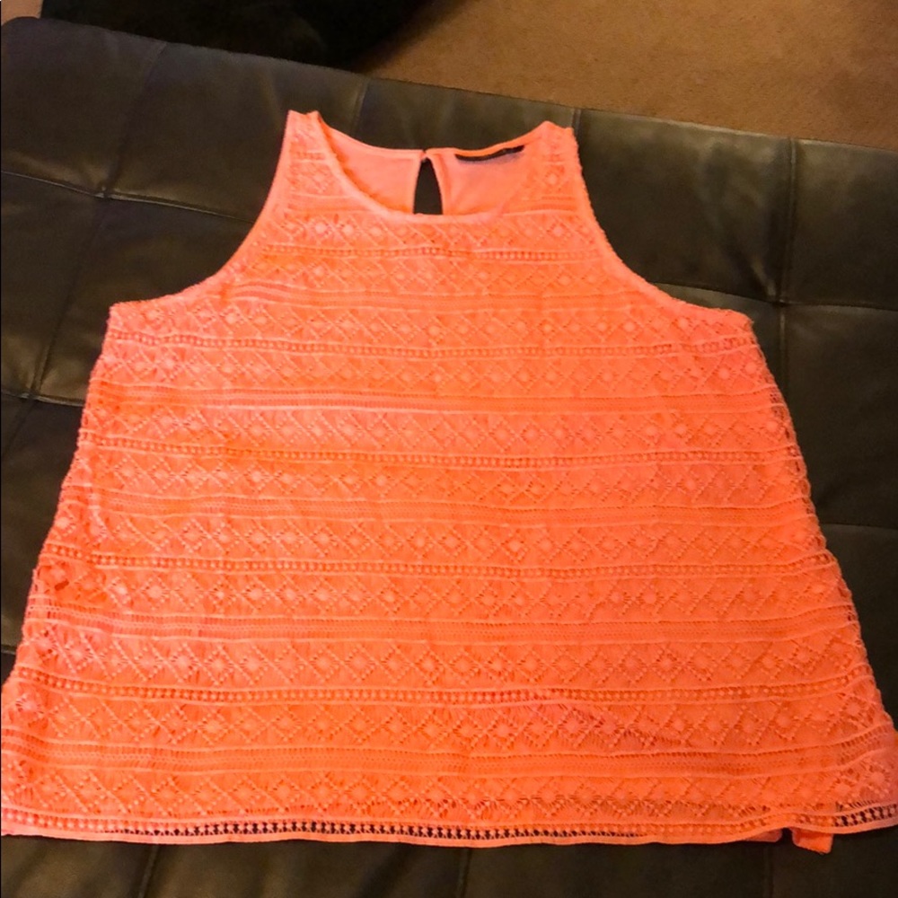 Women’s sleeveless shirt